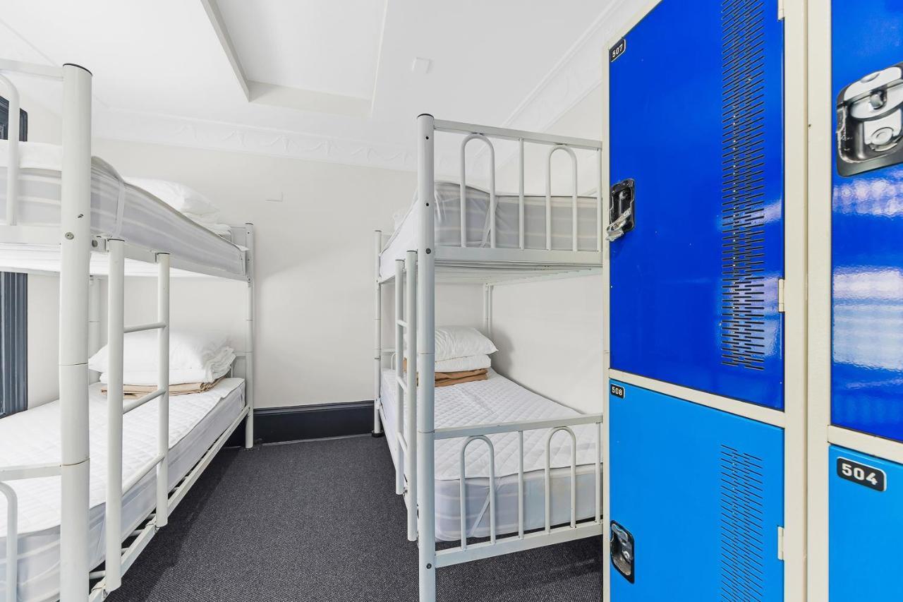 London Plane Backpackers Pansiyon Sidney Dış mekan fotoğraf