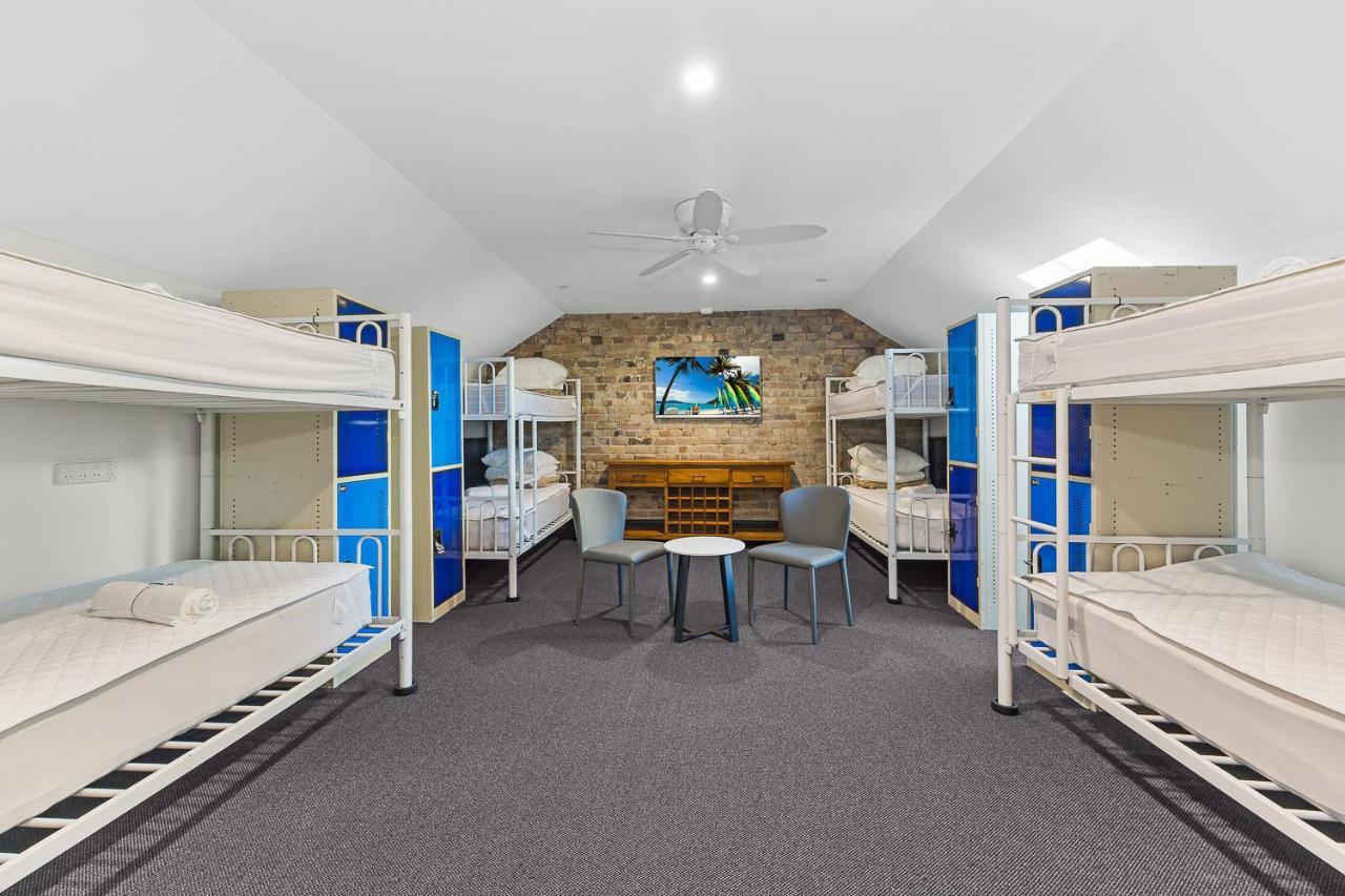 London Plane Backpackers Pansiyon Sidney Dış mekan fotoğraf