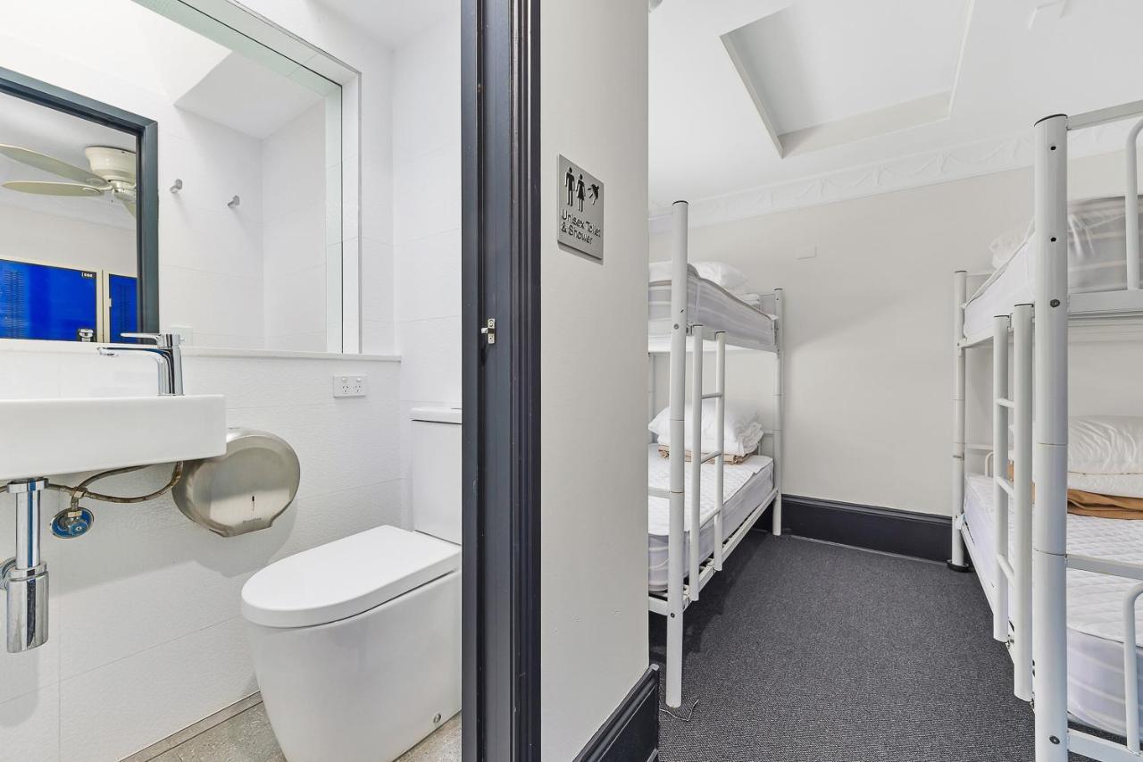 London Plane Backpackers Pansiyon Sidney Dış mekan fotoğraf