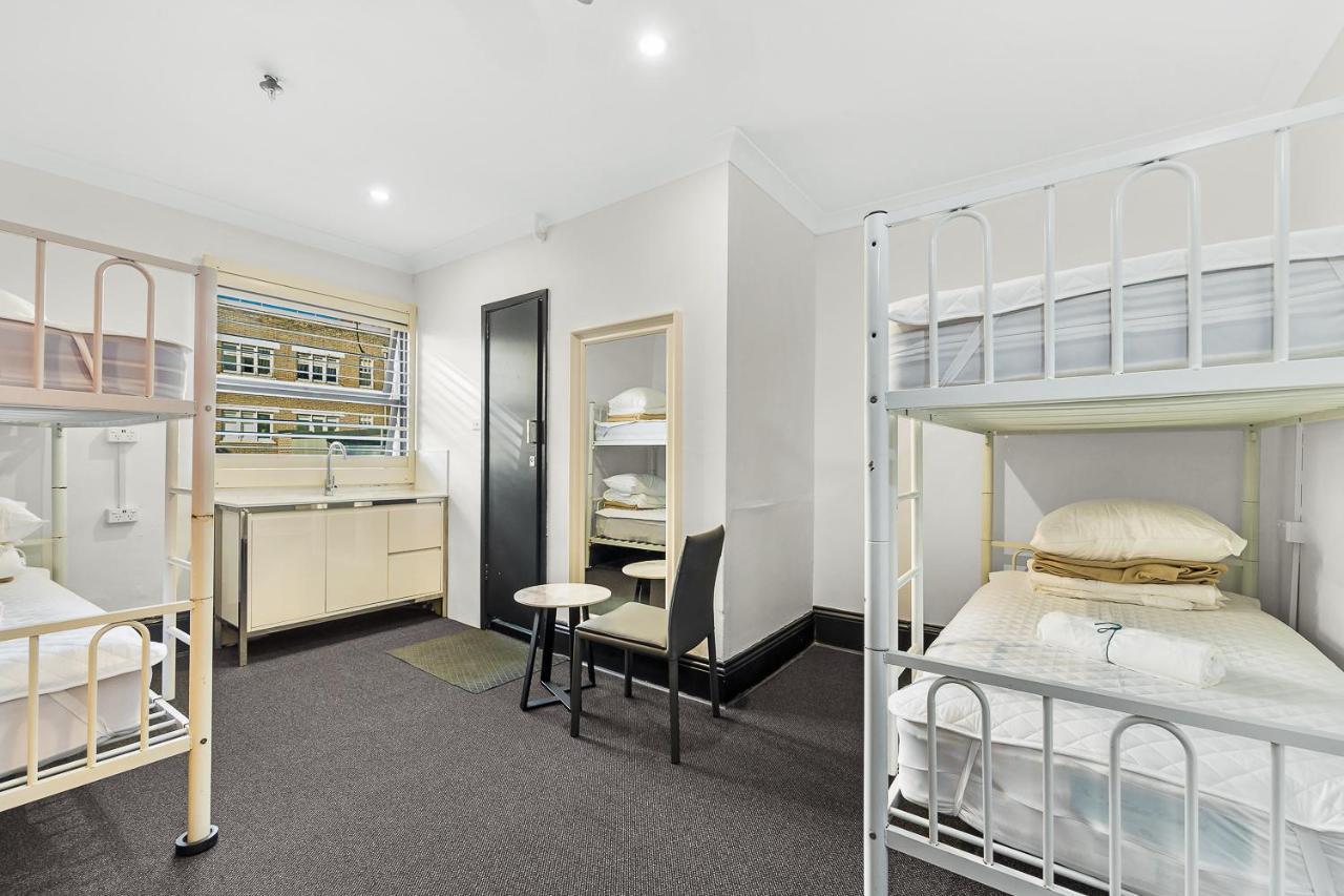 London Plane Backpackers Pansiyon Sidney Dış mekan fotoğraf