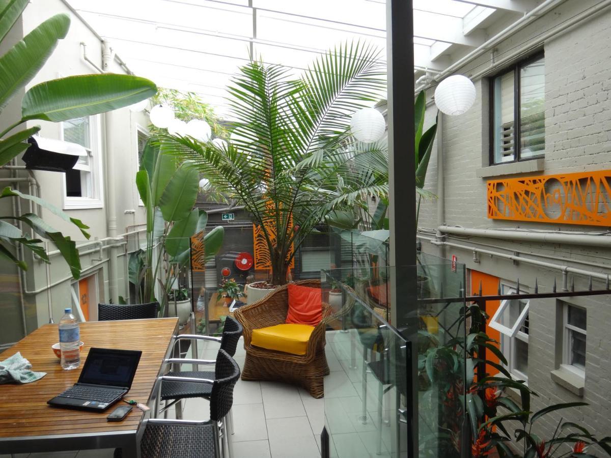 London Plane Backpackers Pansiyon Sidney Dış mekan fotoğraf